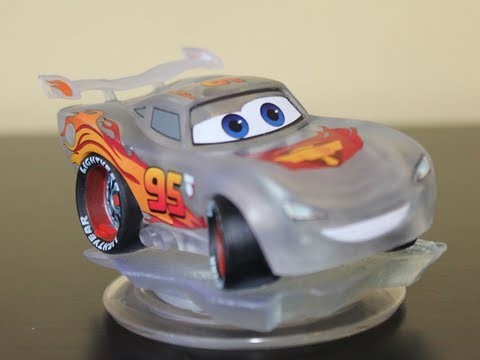 DISNEY INFINITY - TOYSRUS EXCLUSIVE Crystal LIGHTNING McQueen Gameplay (HD)